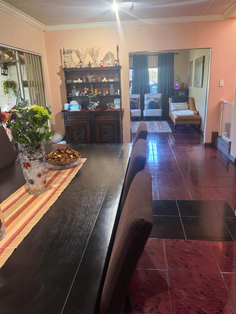 5 Bedroom Property for Sale in Peerless Park North Western Cape